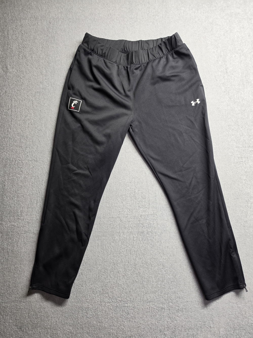 Under Armour Cincinnati Bearcats Sweatpants Loose Fit Women's Size Large NWOT